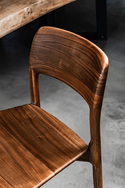 Emma Chair – Simple Elegance in Solid Wood Design