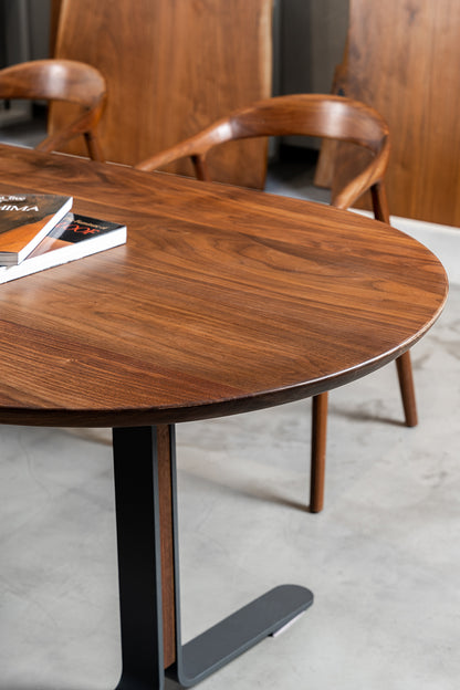 Welsh Grand Dining Table – A Testament to Timeless Craftsmanship