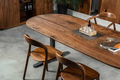 Welsh Grand Dining Table – A Testament to Timeless Craftsmanship