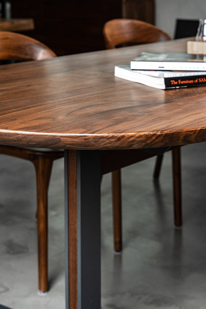 Welsh Grand Dining Table – A Testament to Timeless Craftsmanship