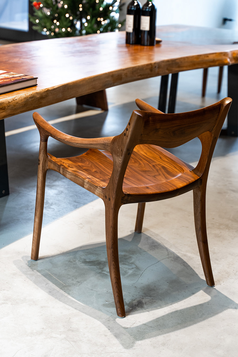 Master Chair – Where Comfort Meets Timeless Design