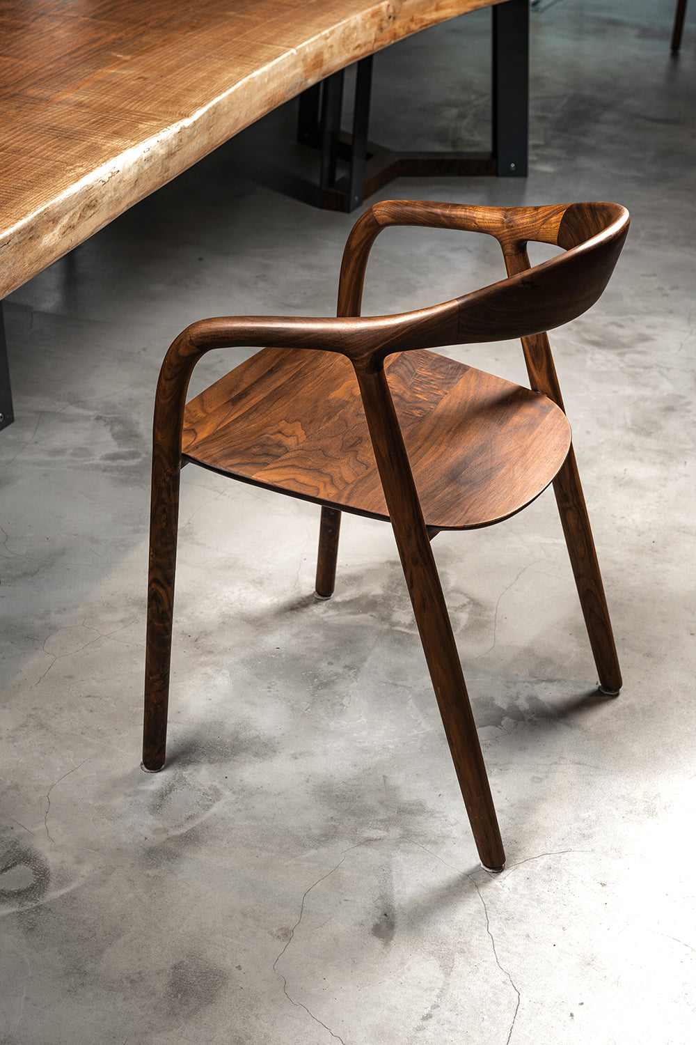 Bosnia Chair – Sleek Design with Timeless Appeal