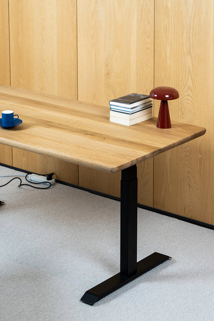 Adjustable White Oak Table – Modern Elegance Meets Versatile Design