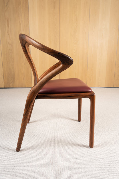 Bach Chair – A Harmonious Blend of Comfort and Craftsmanship