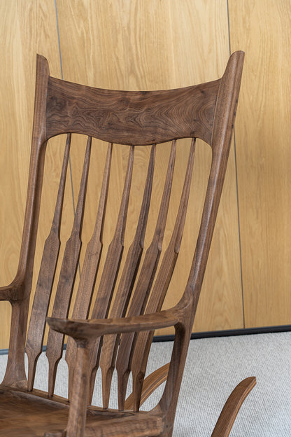 Maloof Rocking Chair – A Modern Classic in Timeless Craftsmanship